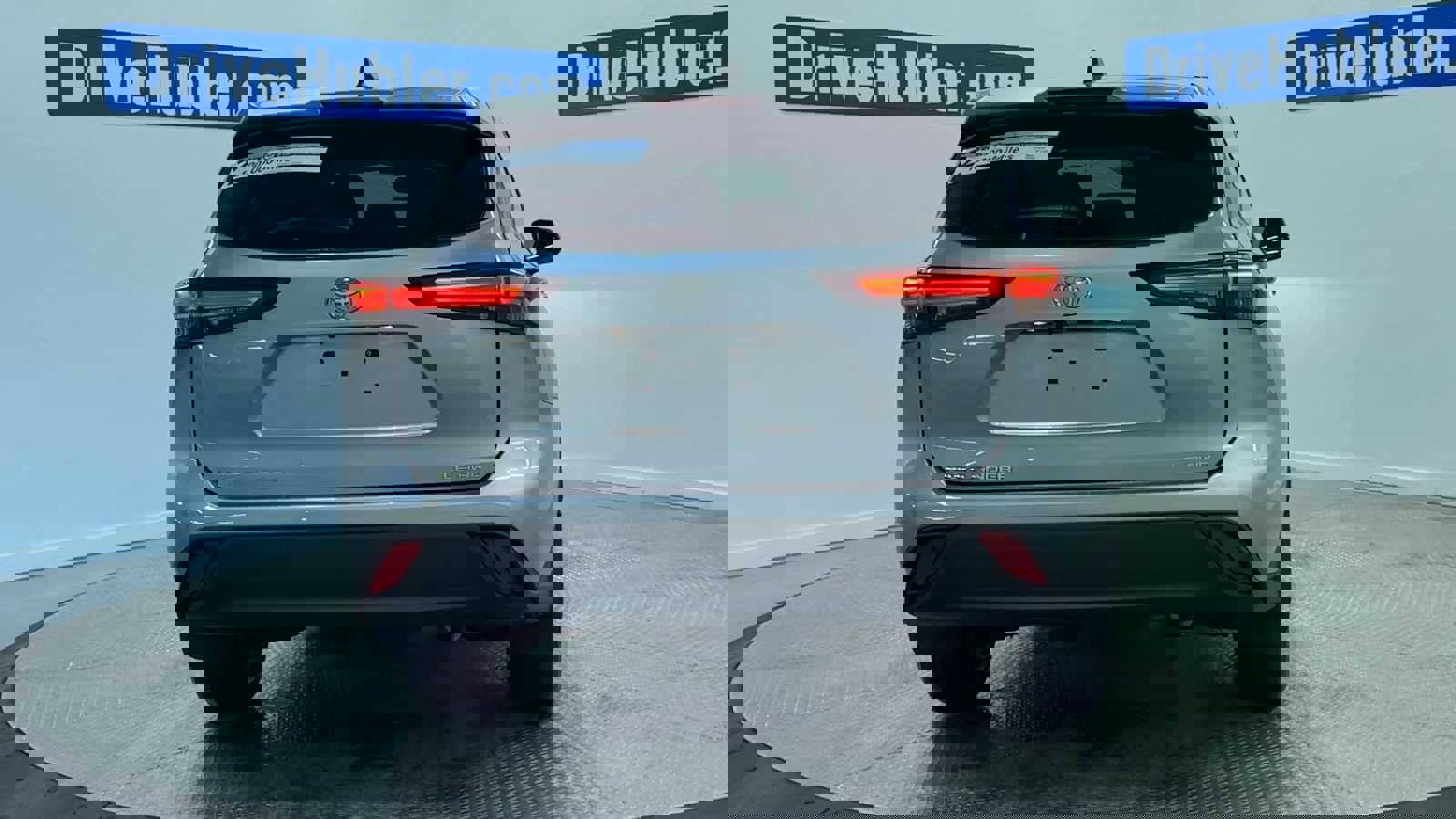 Used 2024 Toyota RAV4 LE image 7