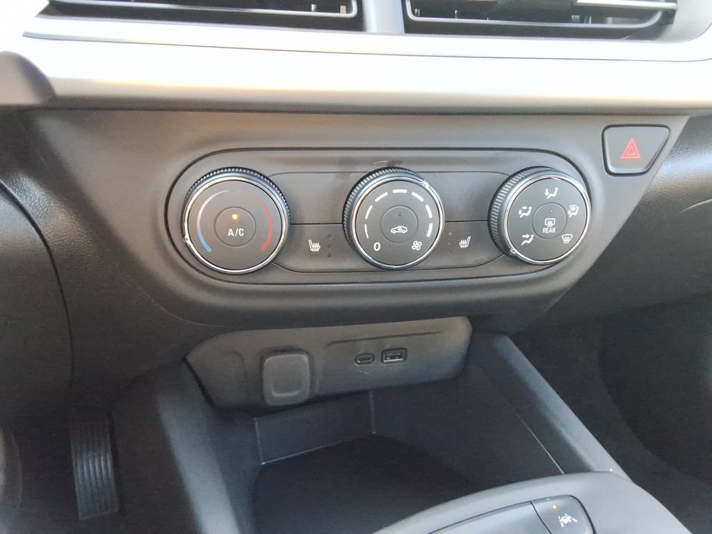 New 2026 Chevrolet Trax RS w/ Sunroof Package FWD image 30