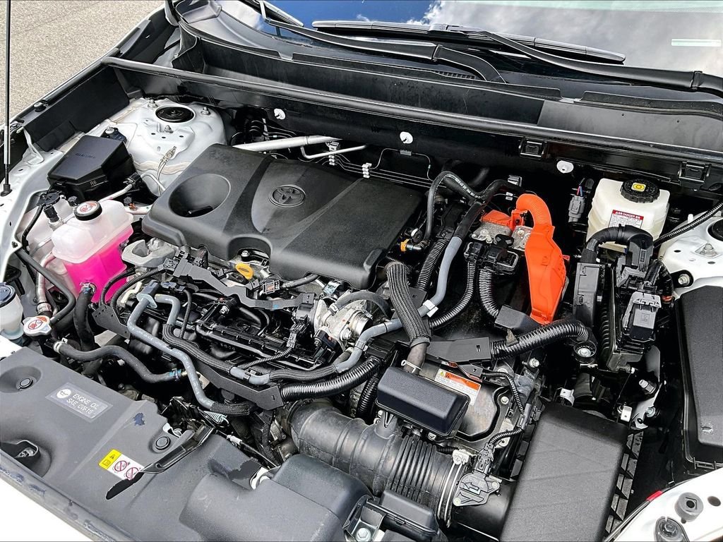 Used 2025 Toyota RAV4 LE AWD/4WD image 35
