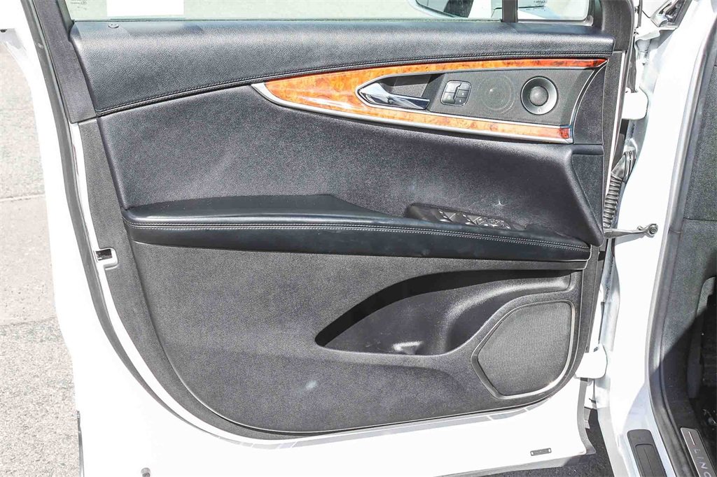 Used 2018 Lincoln MKX Reserve w/ Driver Assistance Package image 24