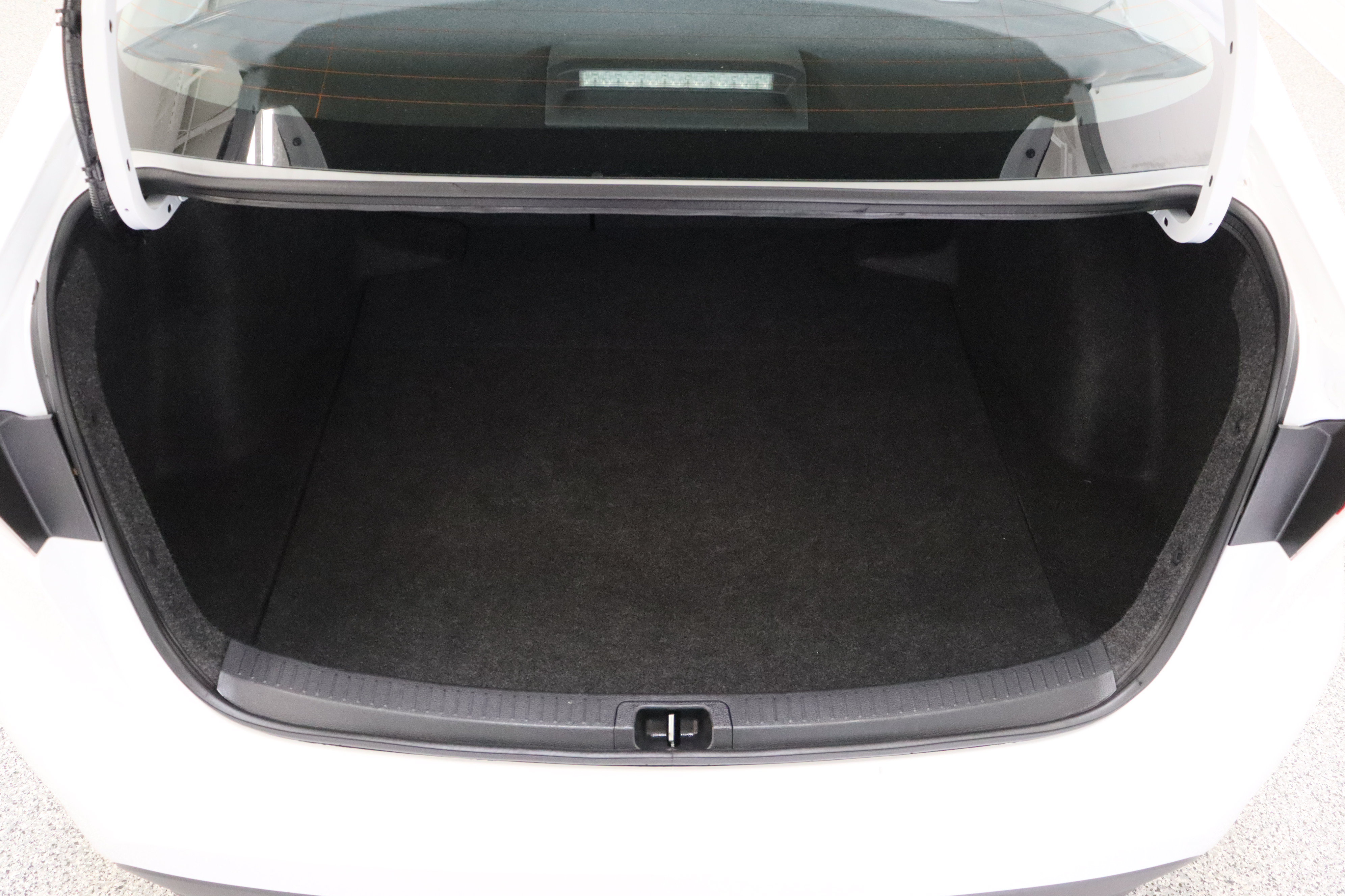 Used 2025 Toyota Corolla LE FWD image 28