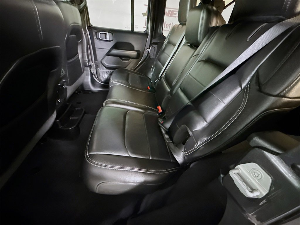 Used 2018 Jeep Wrangler Unlimited Sahara image 28