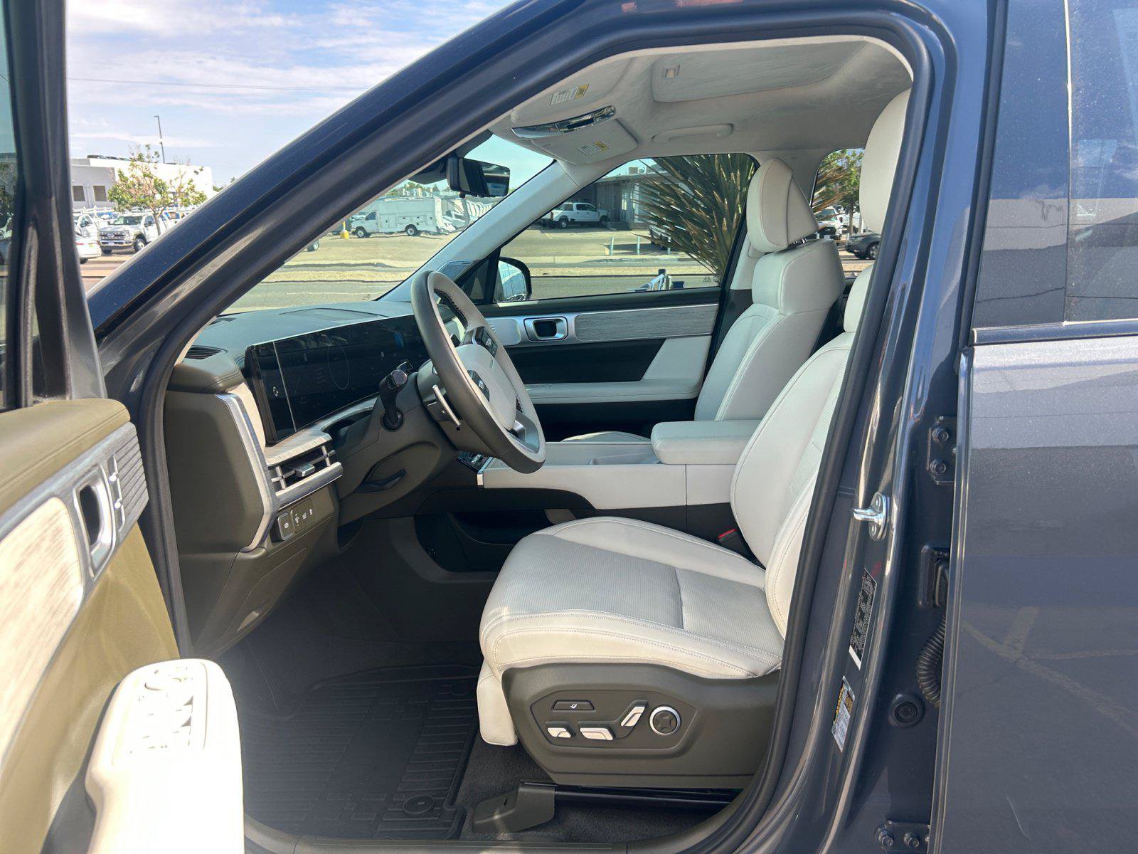 New 2025 Hyundai Santa Fe Calligraphy AWD/4WD image 12