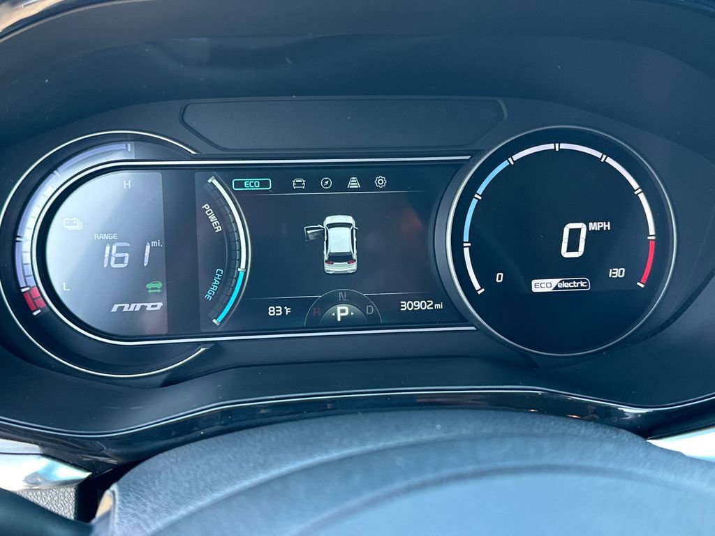 Certified 2022 Kia Niro EX w/ Cold Weather Package FWD image 22