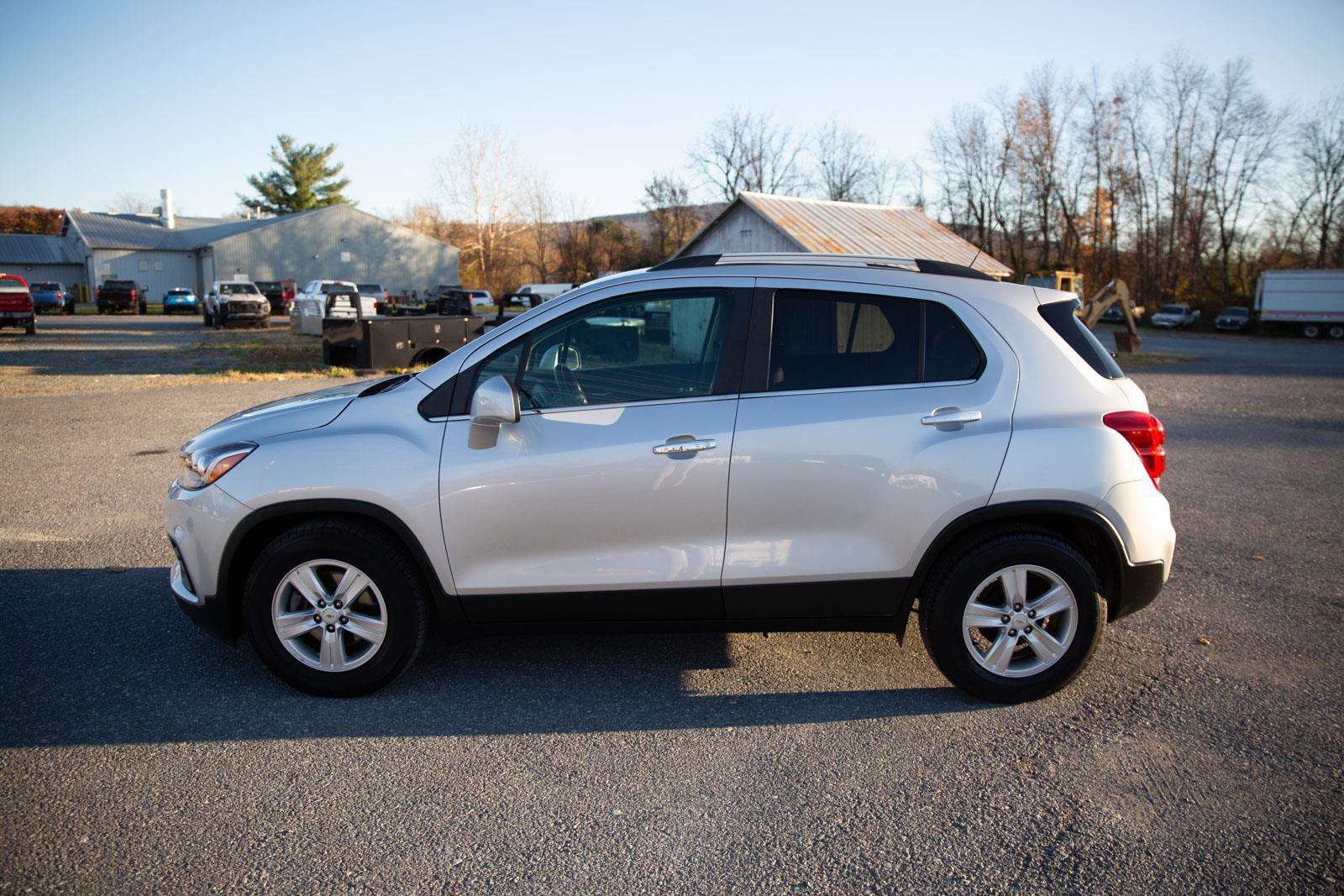 Used 2020 Chevrolet Trax LT w/ LT Convenience Package image 6