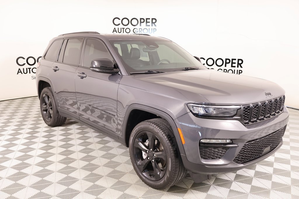 Used 2024 Jeep Grand Cherokee Limited w/ Black Appearance Package