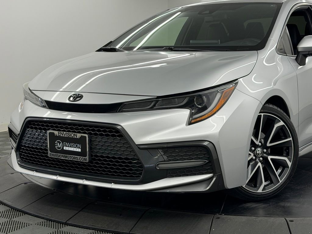 Certified 2022 Toyota Corolla XSE image 3