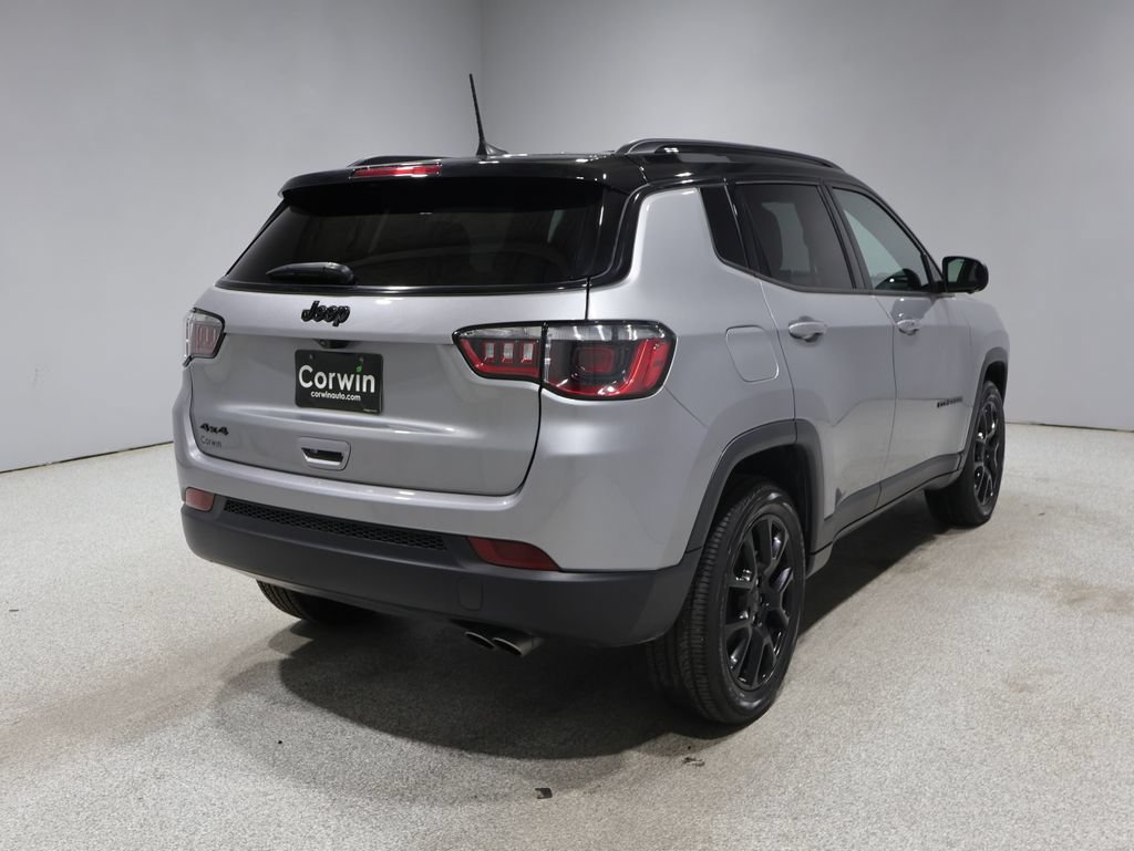 Used 2022 Jeep Compass Latitude w/ Convenience Group AWD/4WD image 2