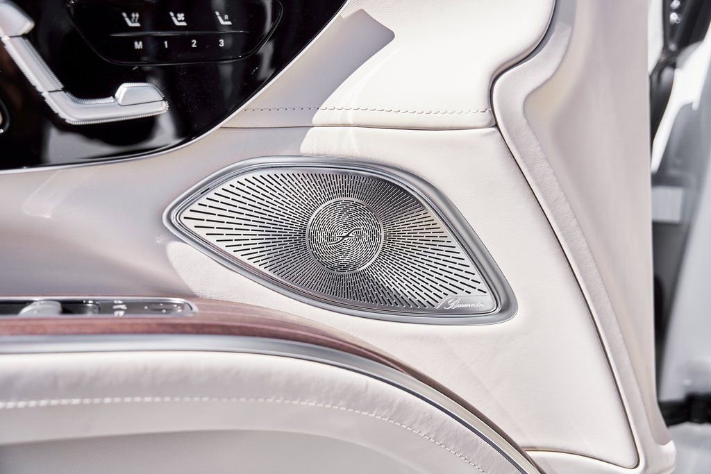 Used 2025 Mercedes-Benz Maybach EQS 680 4MATIC image 41