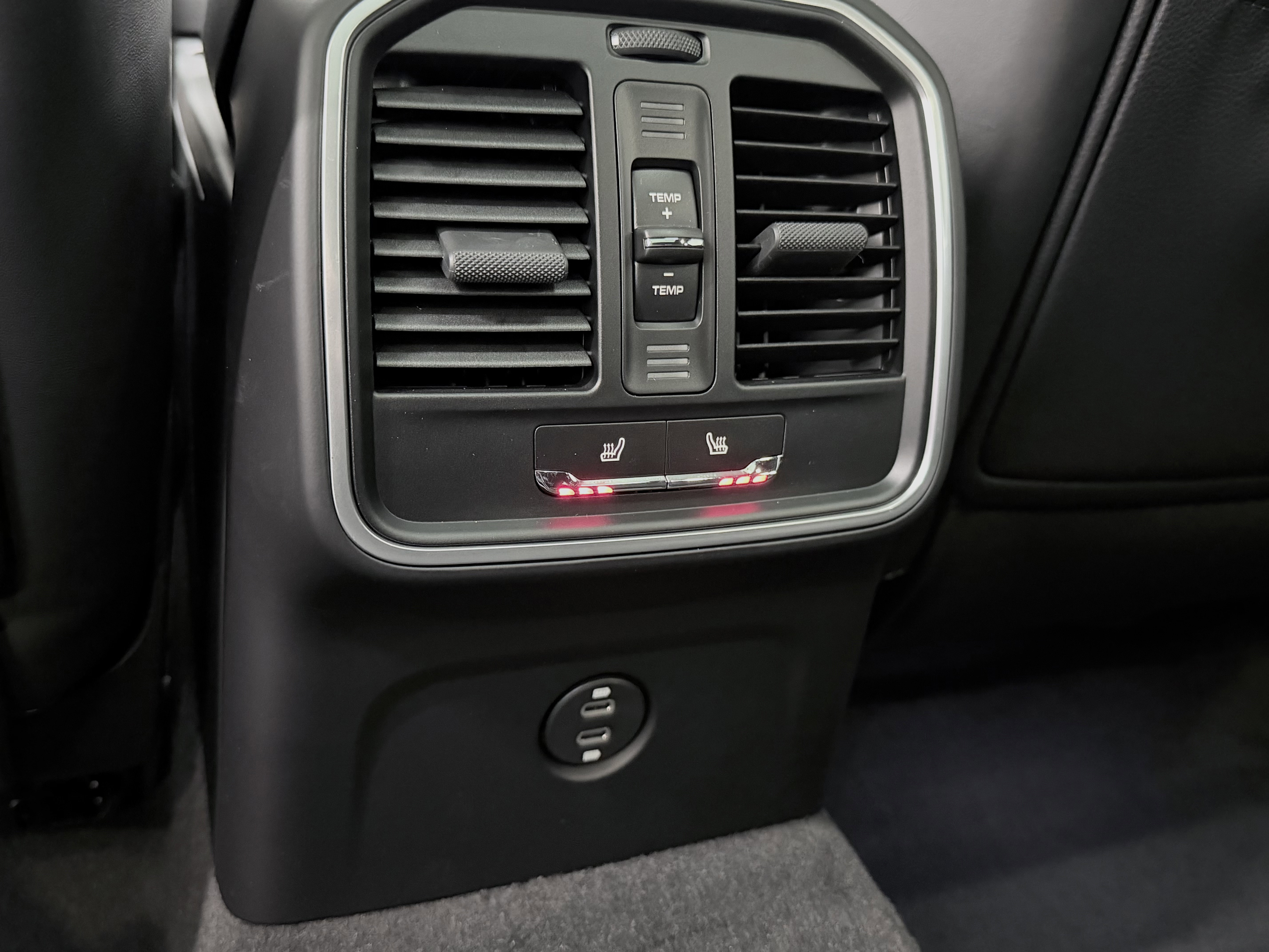 New 2026 Porsche Macan image 21