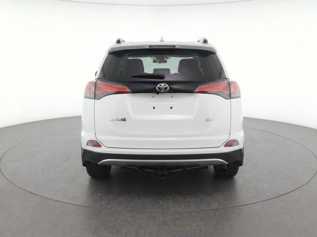 Used 2016 Toyota RAV4 SE FWD image 6