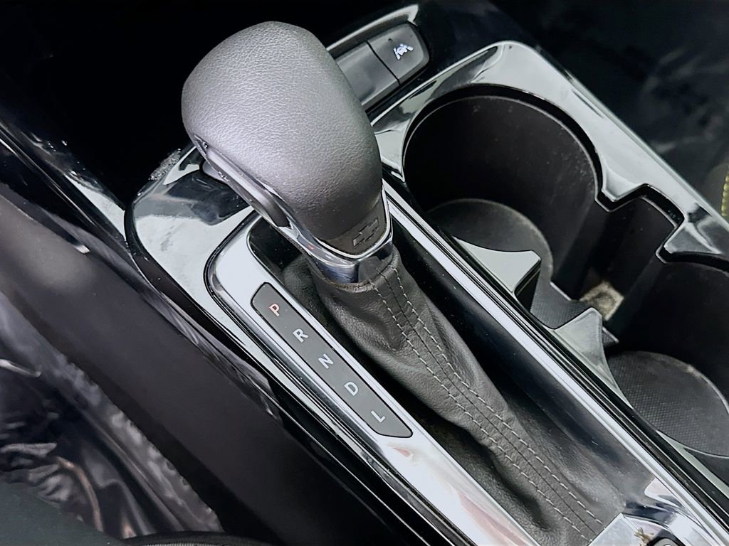 Used 2025 Chevrolet Trax LT w/ Driver Confidence Package image 32