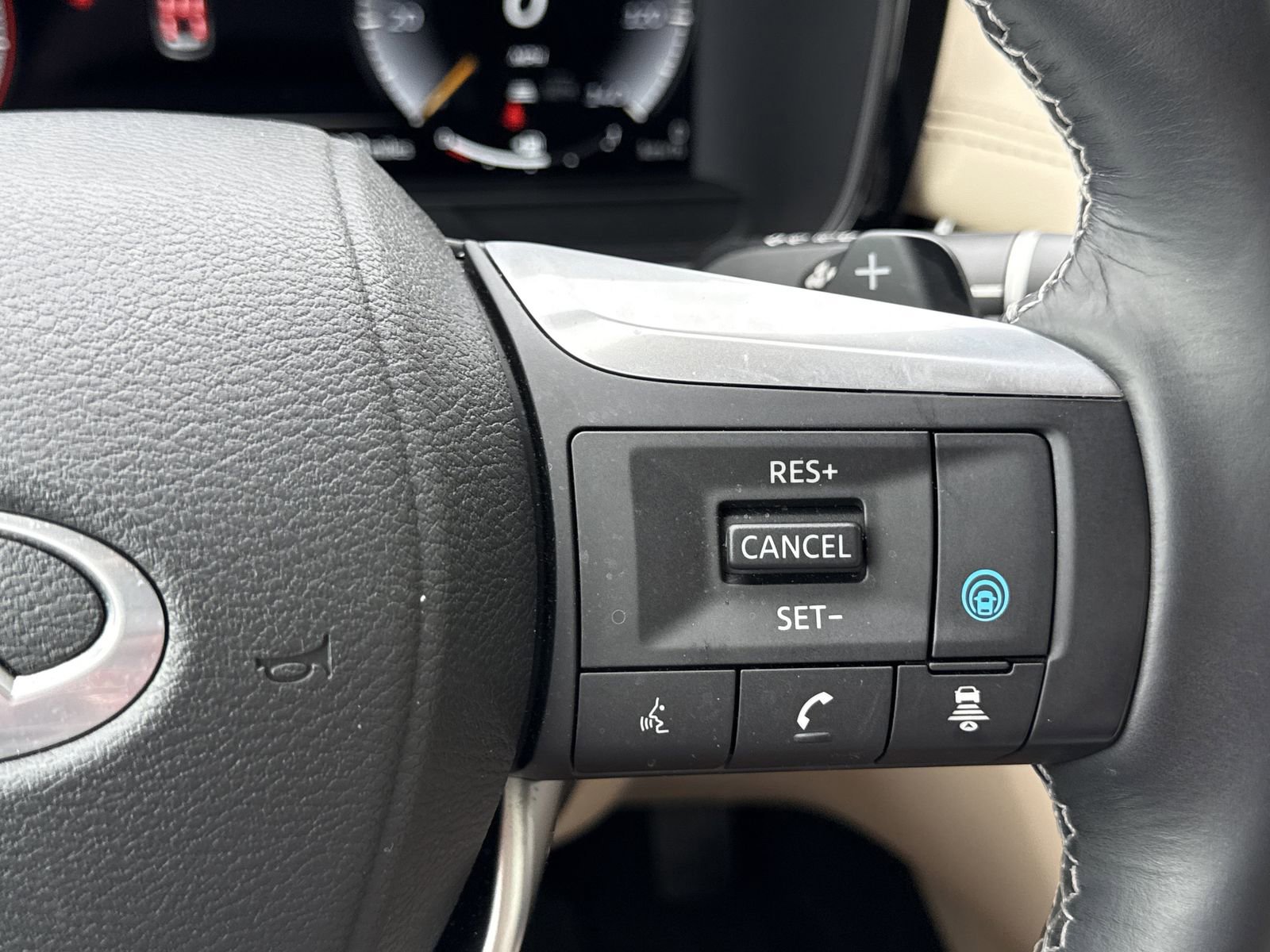 Used 2025 INFINITI QX60 Sensory image 26