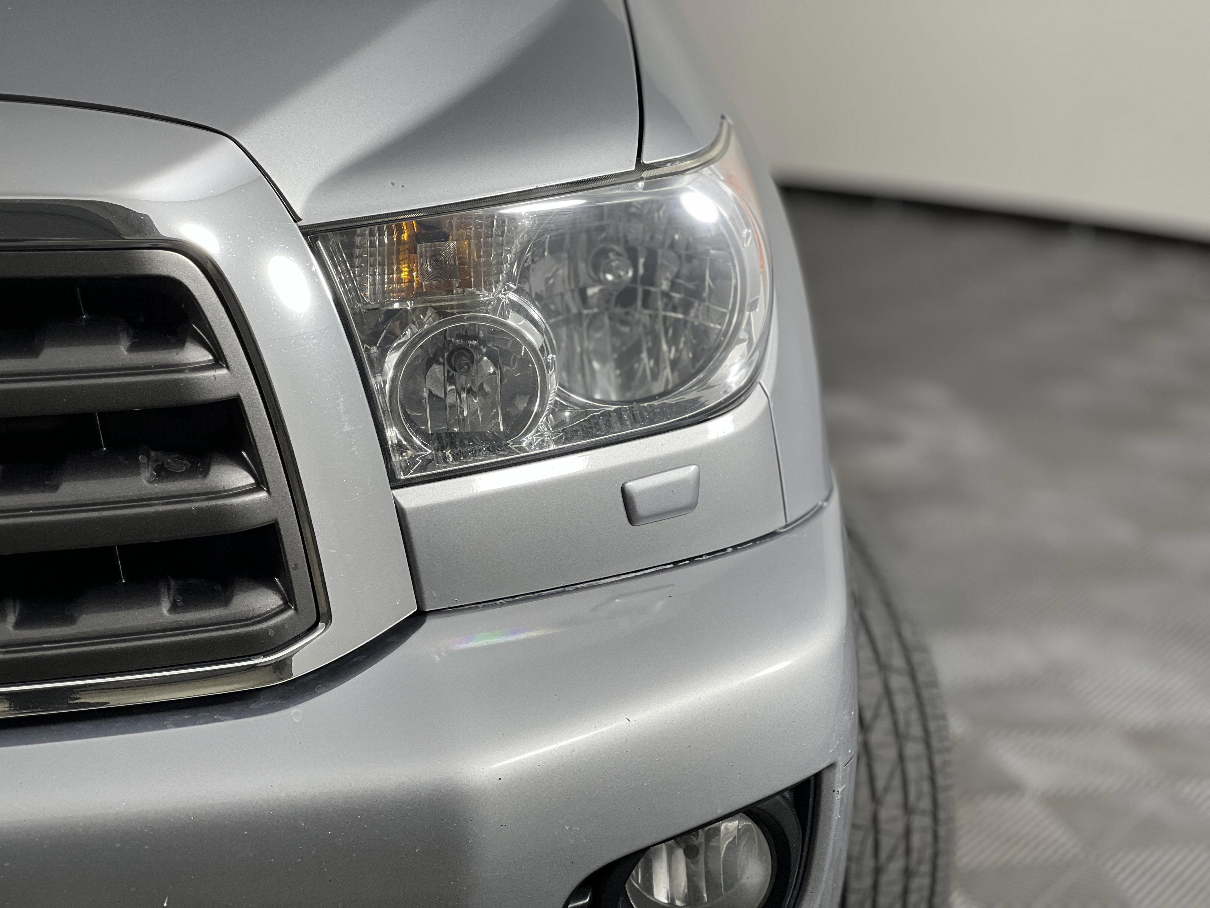 Used 2014 Toyota Sequoia SR5 w/ Premium Package AWD/4WD image 7