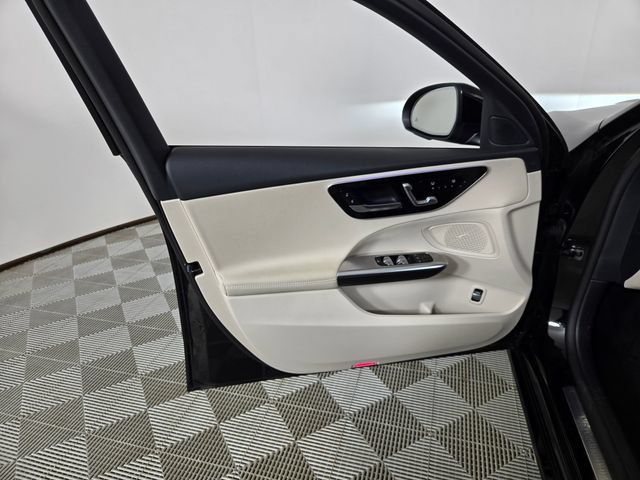 Used 2025 Mercedes-Benz C 300 4MATIC Sedan image 20