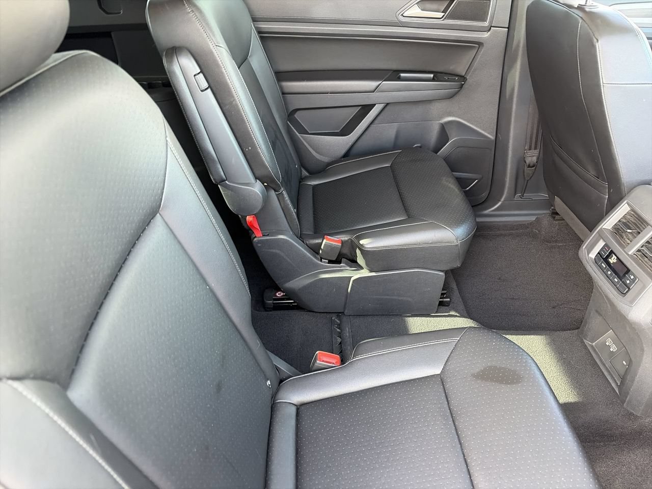 Used 2018 Volkswagen Atlas SEL AWD/4WD image 12