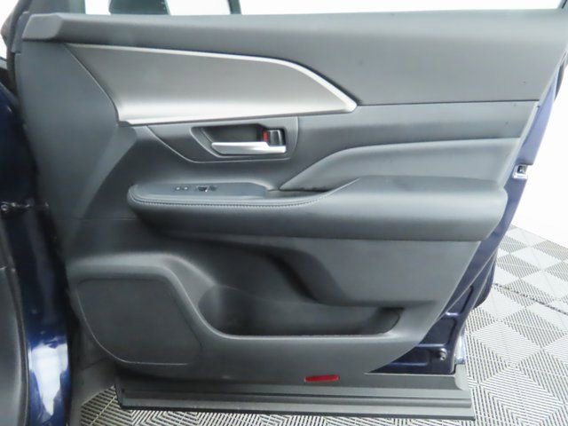 Used 2025 Toyota Grand Highlander FWD image 25