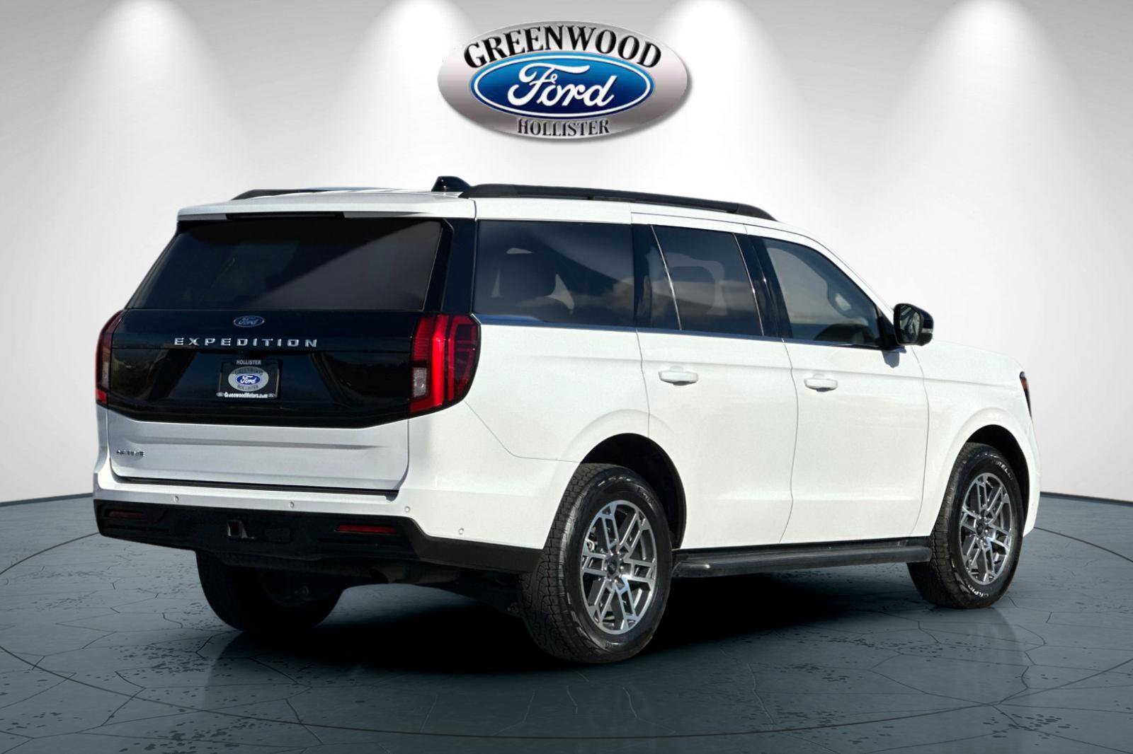 Used 2025 Ford Expedition Active AWD/4WD image 4
