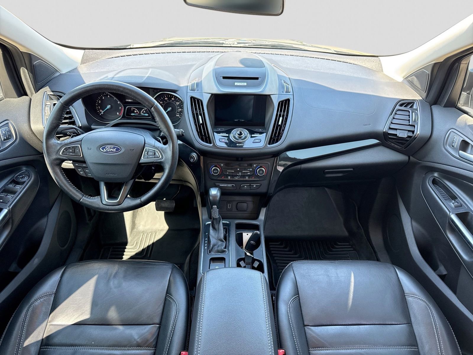 Used 2017 Ford Escape Titanium AWD/4WD image 18
