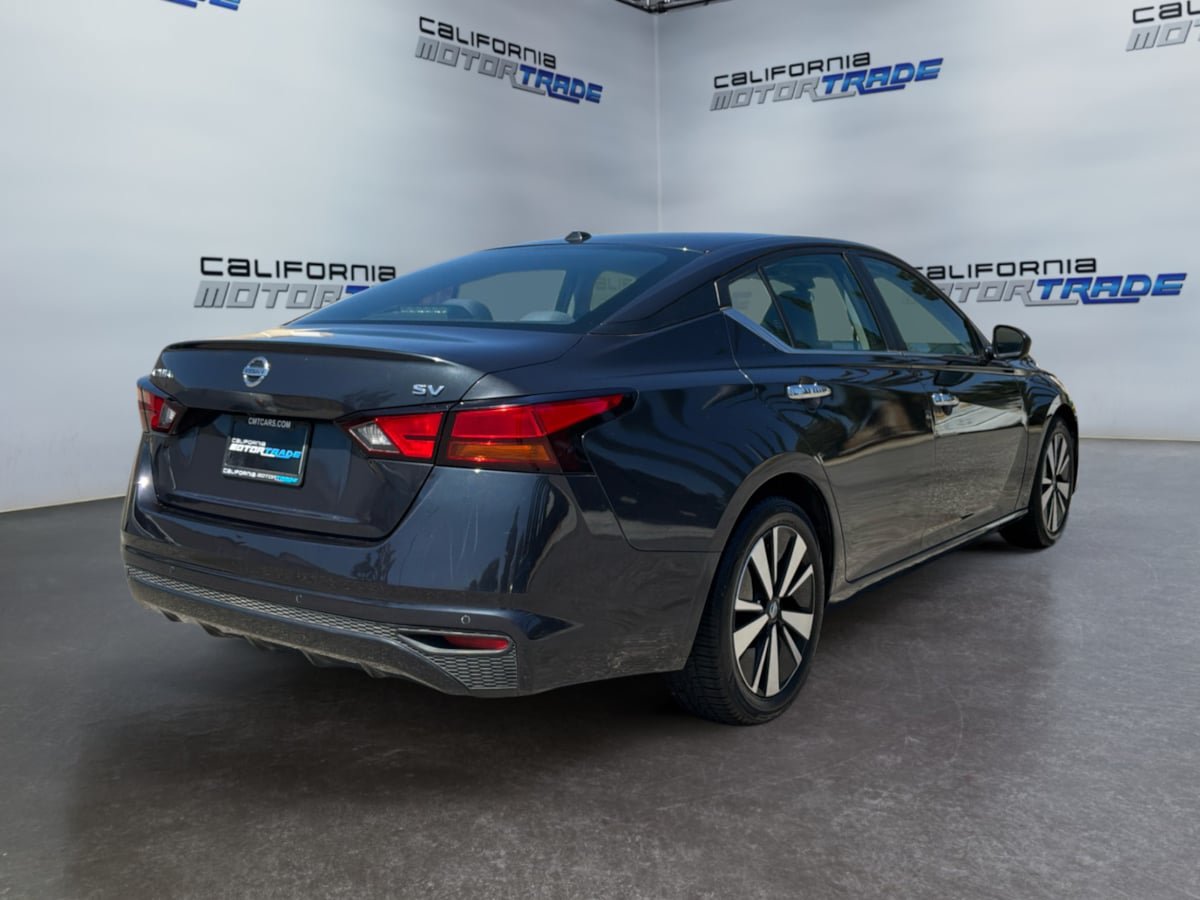 Used 2022 Nissan Altima 2.5 SV FWD image 5