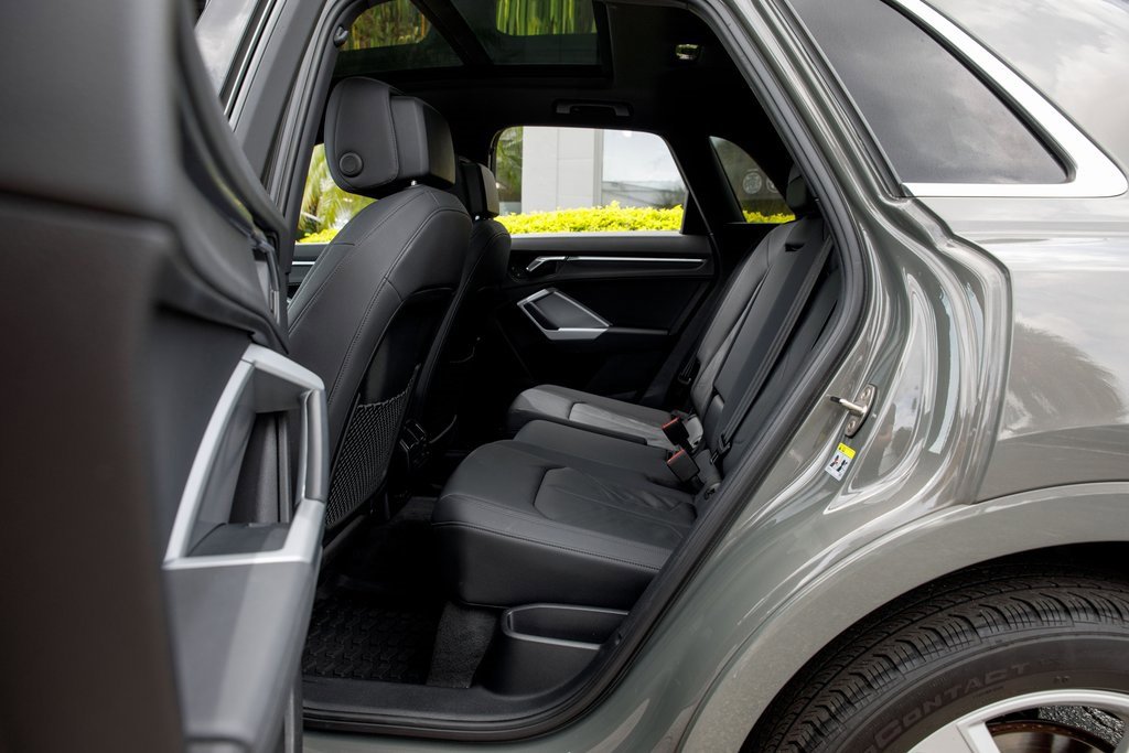 Used 2020 Audi Q3 2.0T Premium w/ Convenience Package image 46