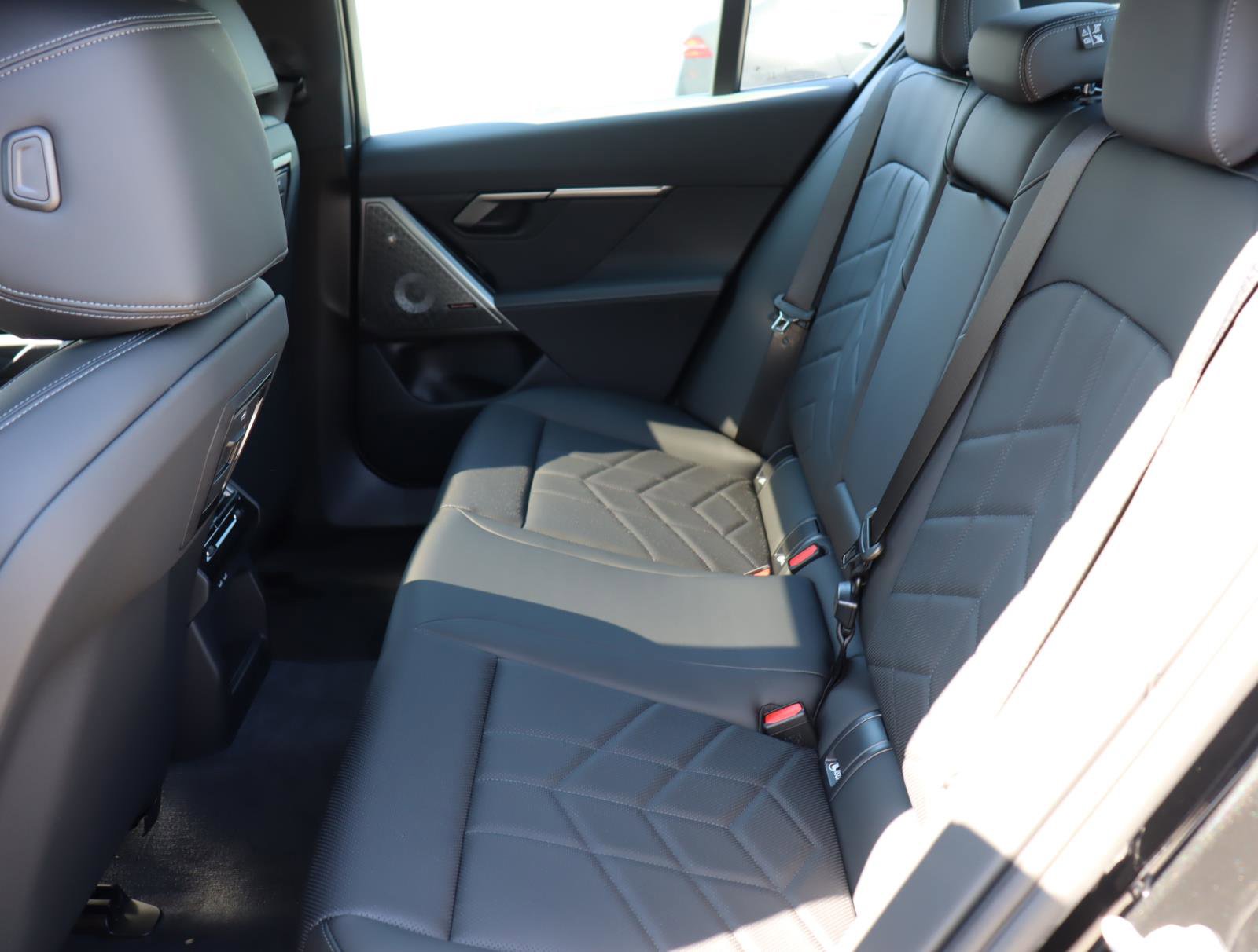 New 2025 BMW i5 M60 w/ Premium Package image 16