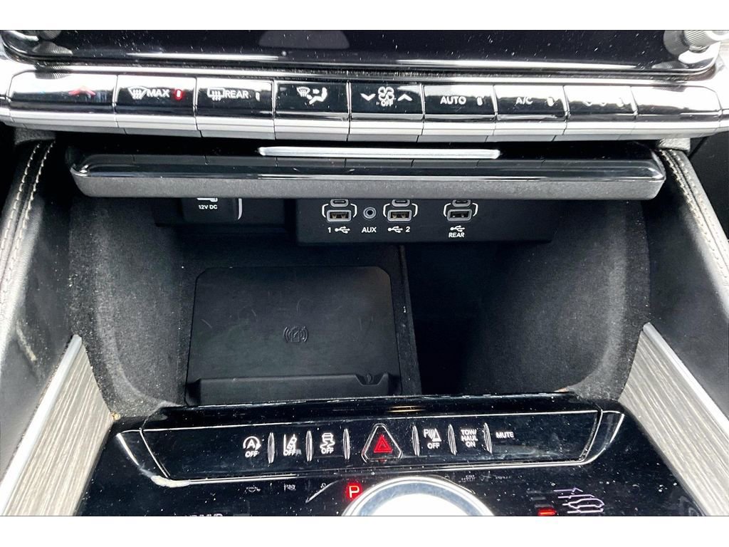 Certified 2024 Jeep Wagoneer L Series III w/ Premium Group I image 30