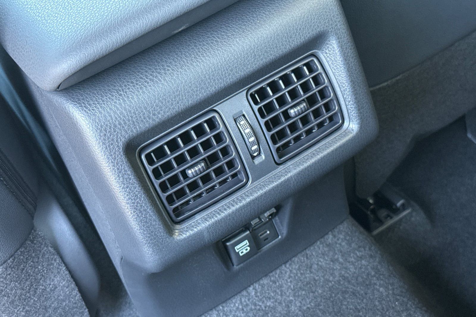 New 2025 Toyota Camry SE w/ Convenience Package image 14