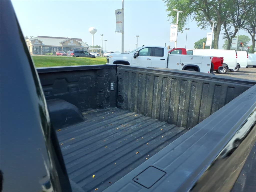 Used 2022 Chevrolet Silverado 1500 LT AWD/4WD image 30