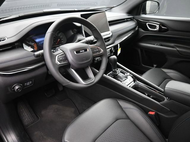 New 2026 Jeep Compass Latitude image 12