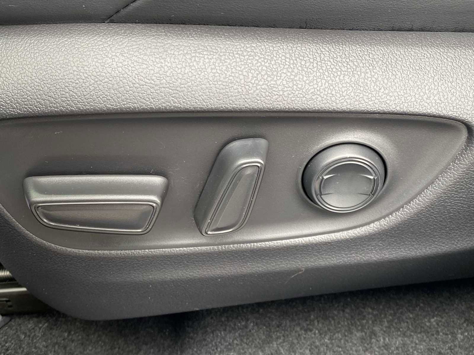 Used 2022 Toyota RAV4 XSE image 21