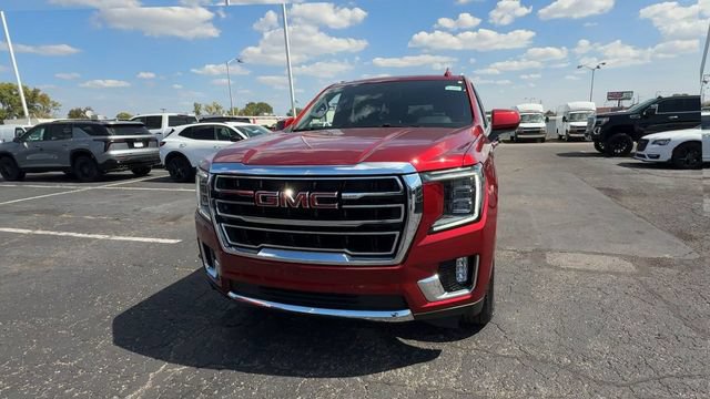 Used 2023 GMC Yukon SLT AWD/4WD image 3