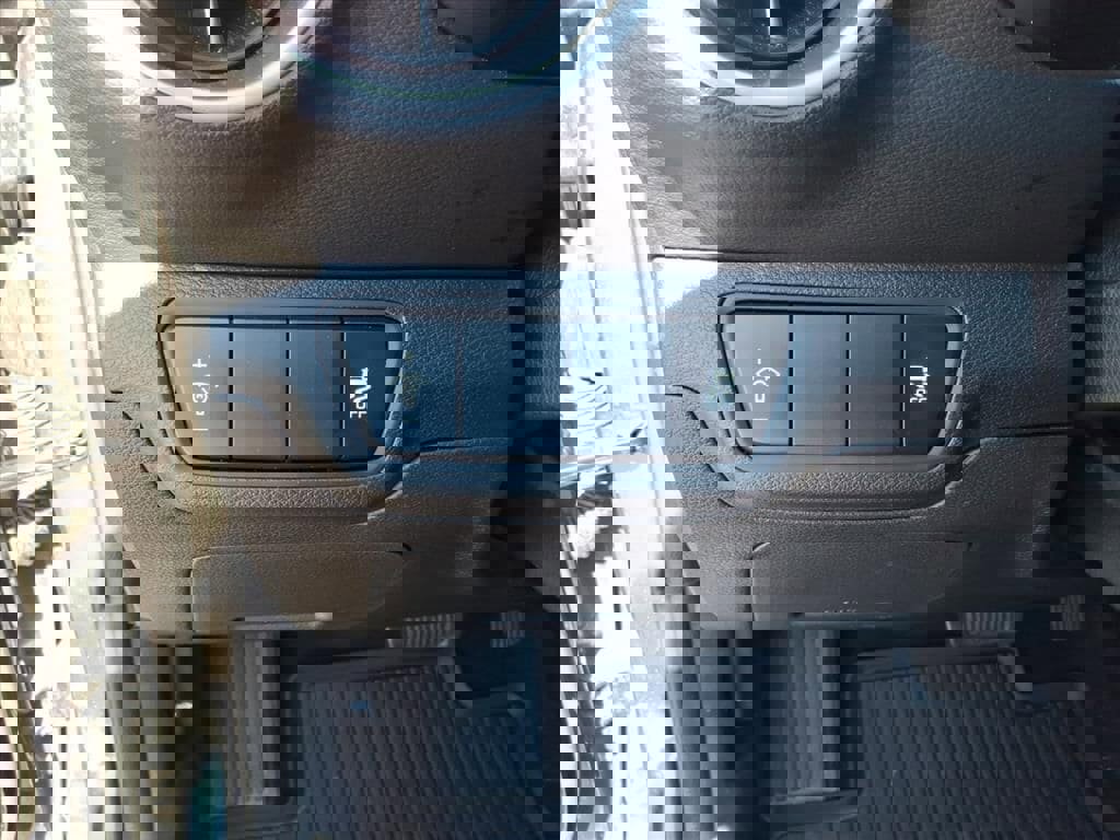 Used 2024 Kia Forte LXS image 12