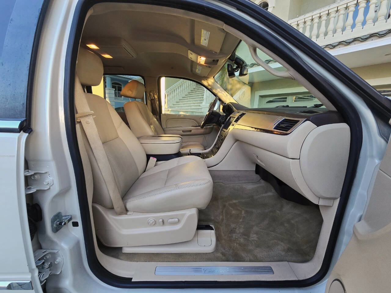 Used 2007 Cadillac Escalade EXT w/ Information Package image 46