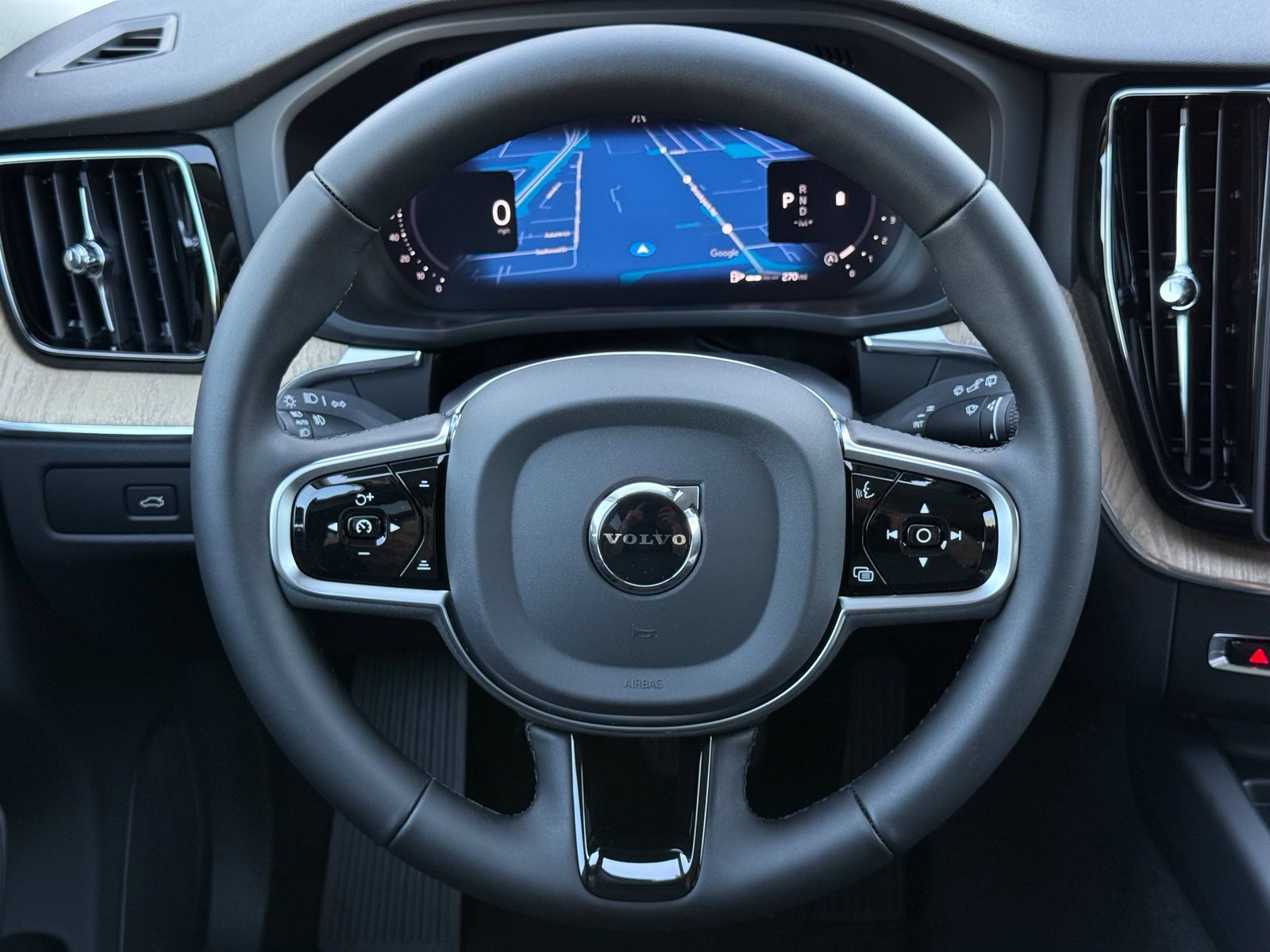 New 2027 Volvo XC60 B5 Plus AWD/4WD image 35