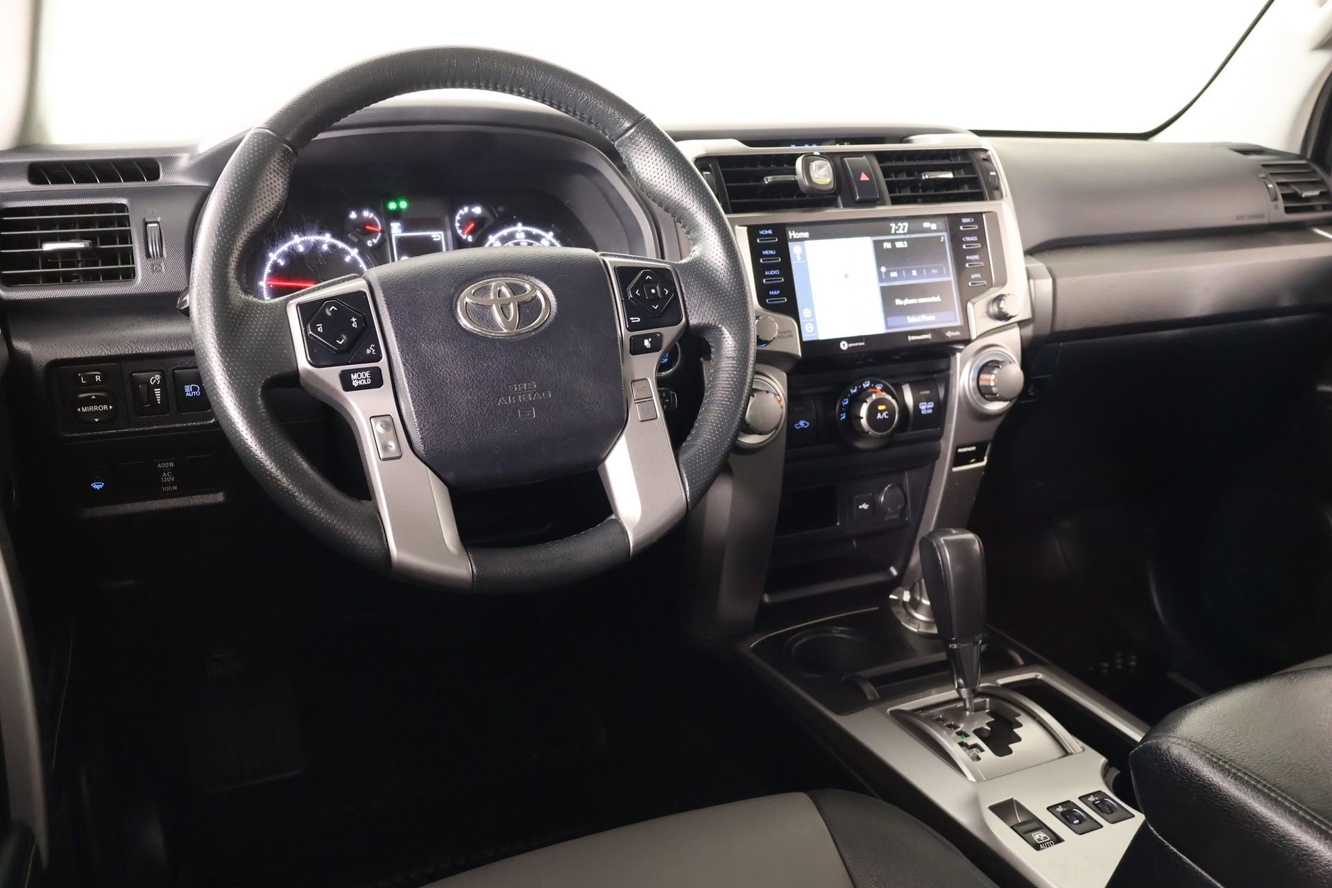 Used 2020 Toyota 4Runner SR5 Premium AWD/4WD image 2