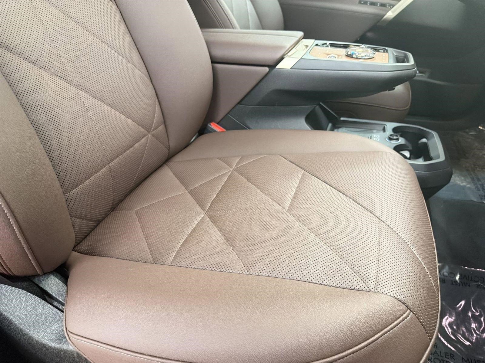 Used 2023 BMW iX xDrive50 w/ Premium Package image 26