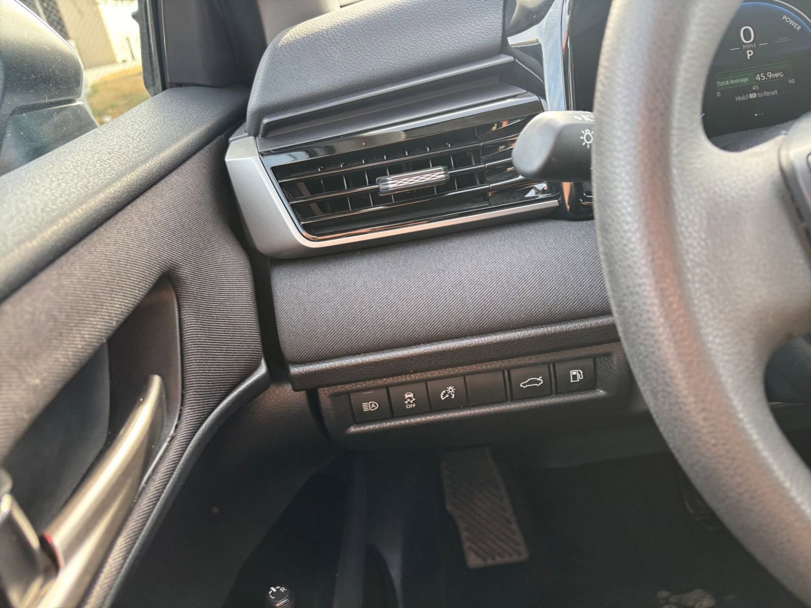 Used 2025 Toyota Camry LE image 30