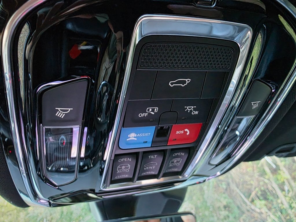 Used 2024 Jeep Grand Cherokee Overland w/ Luxury Tech Group IV image 34