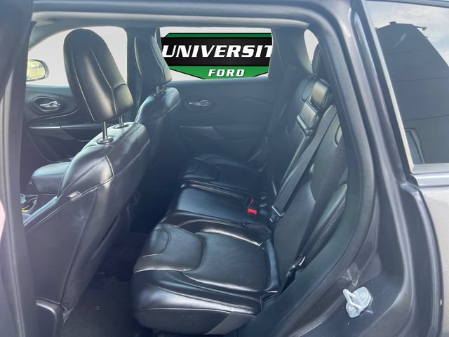 Used 2019 Jeep Cherokee Overland w/ Technology Group AWD/4WD image 33