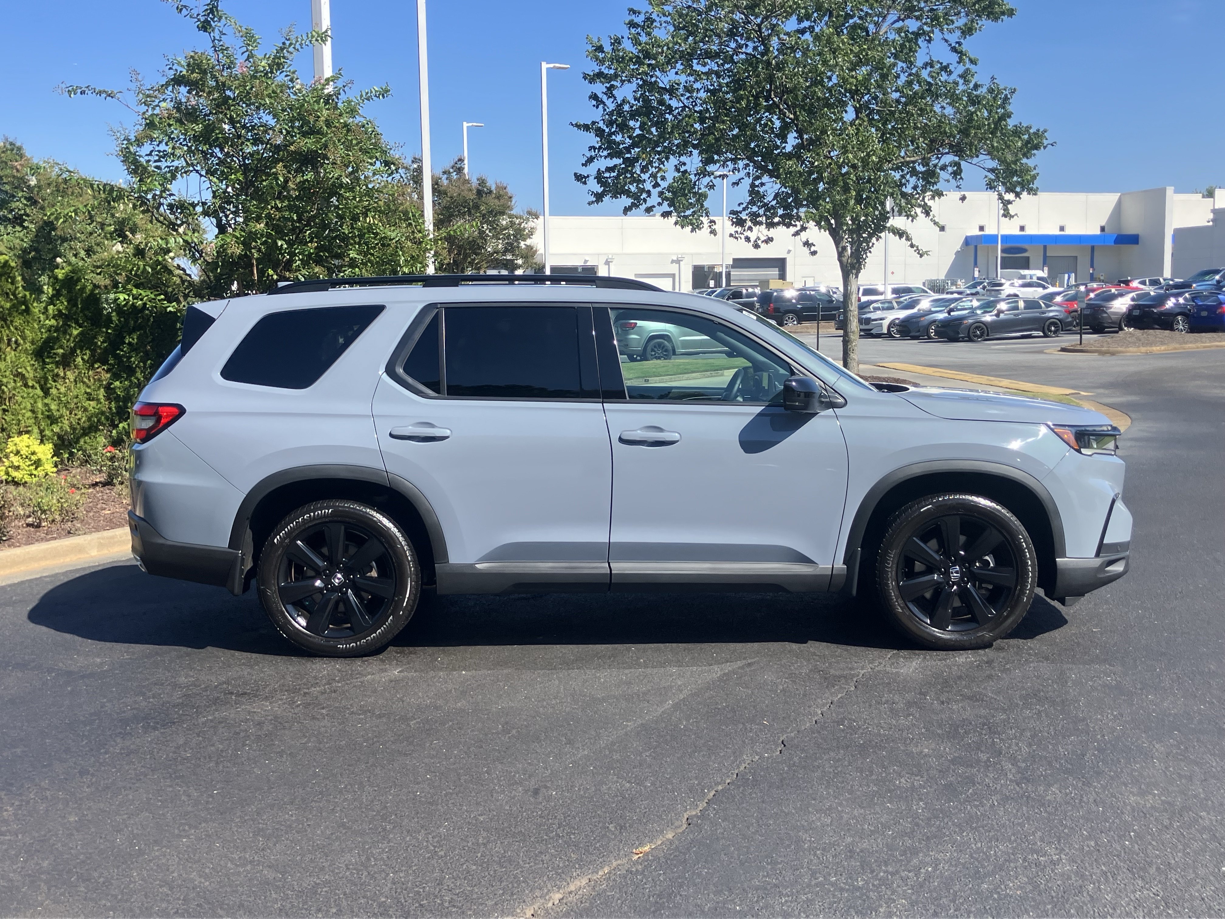 Certified 2025 Honda Pilot Black Edition image 11