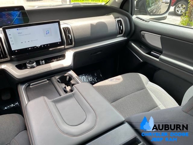 Used 2025 Ford Expedition Max Active AWD/4WD image 33