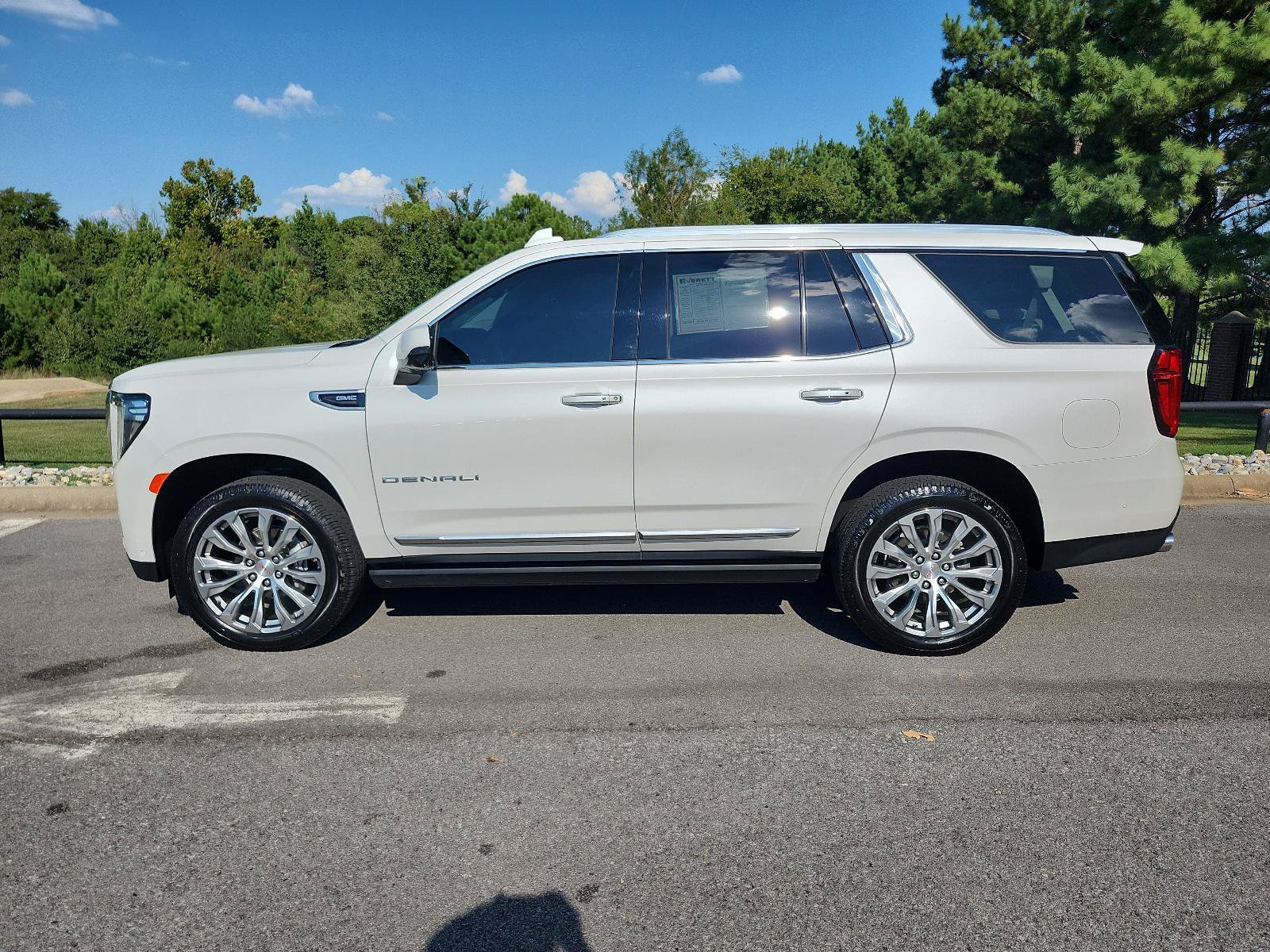 Certified 2023 GMC Yukon Denali w/ Denali Reserve Package AWD/4WD image 2
