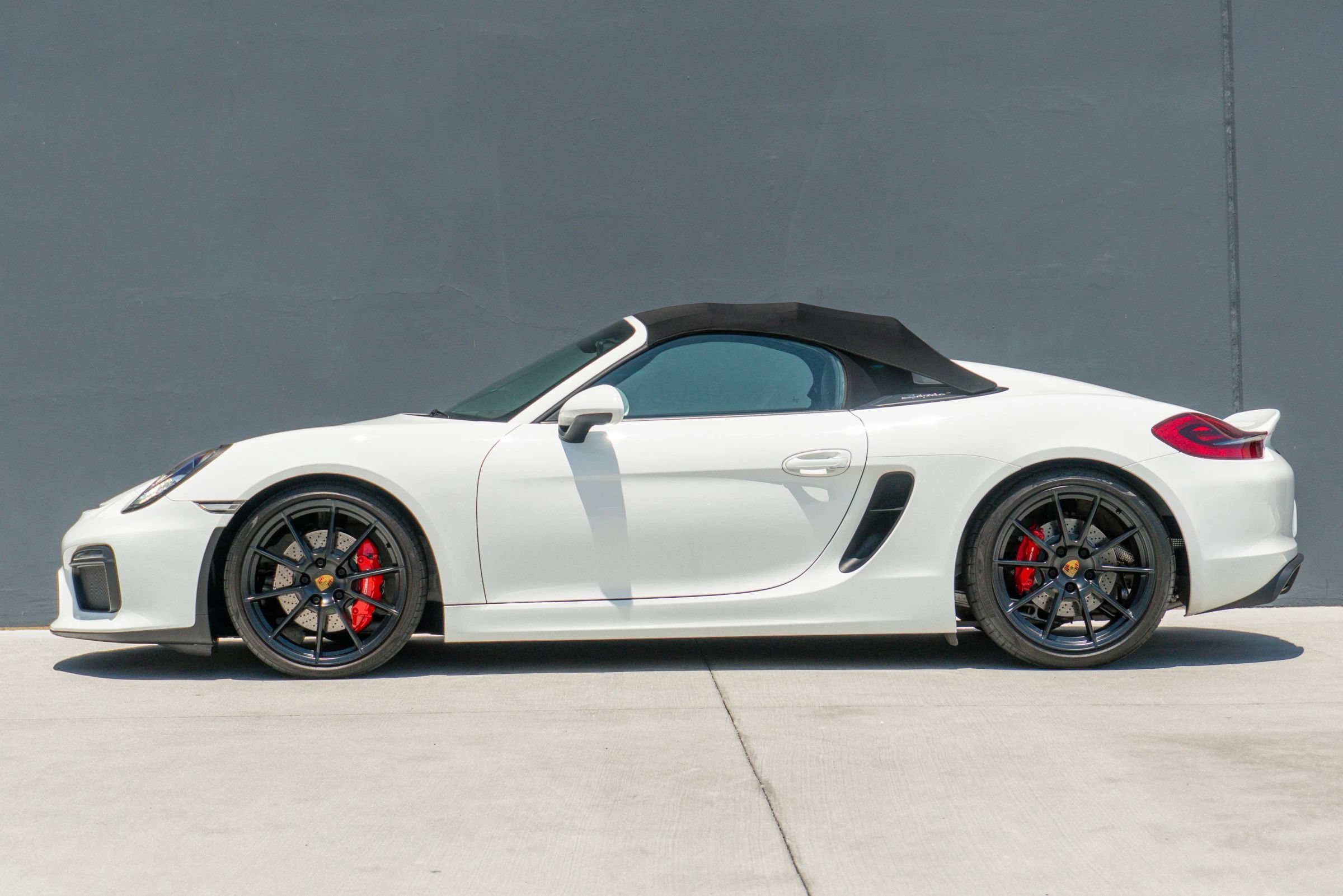 Used 2016 Porsche Boxster Spyder RWD image 2