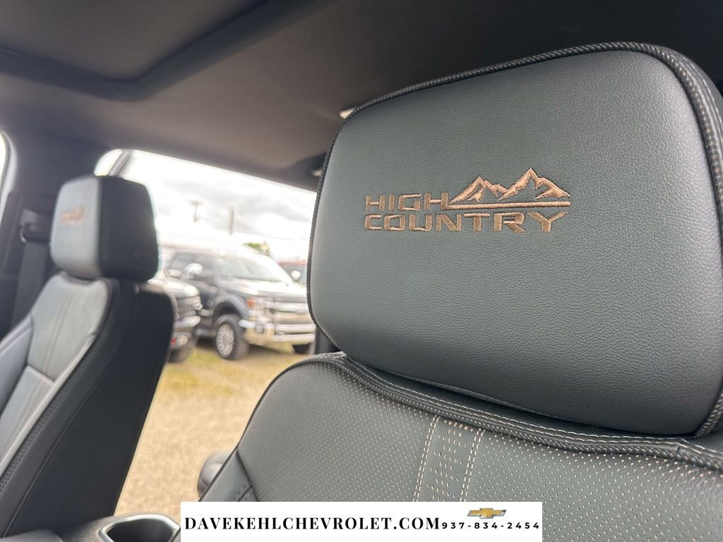 Used 2025 Chevrolet Silverado 2500 High Country w/ High Country Premium Package AWD/4WD image 19