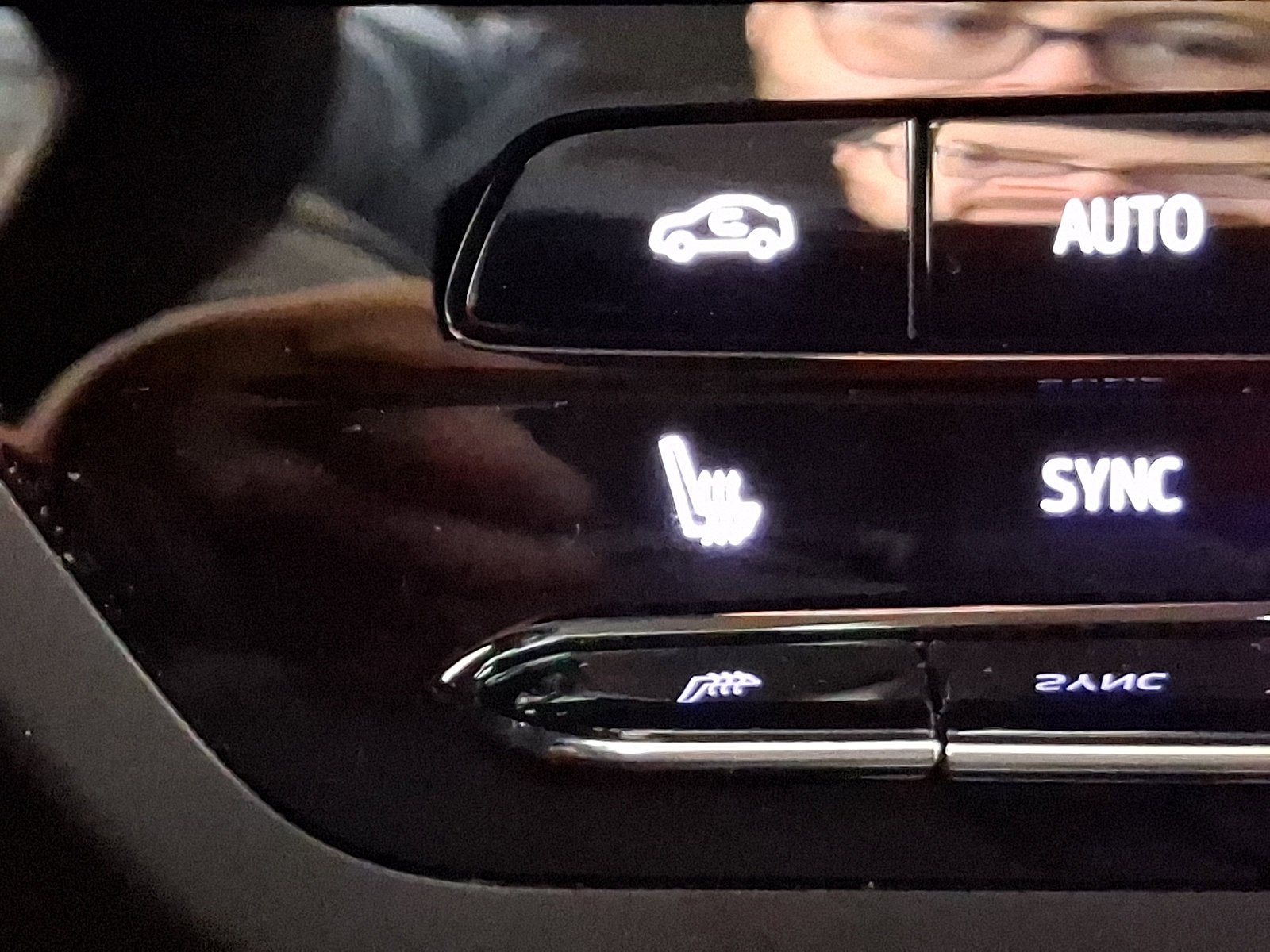 Certified 2022 Buick Envision Preferred FWD image 22