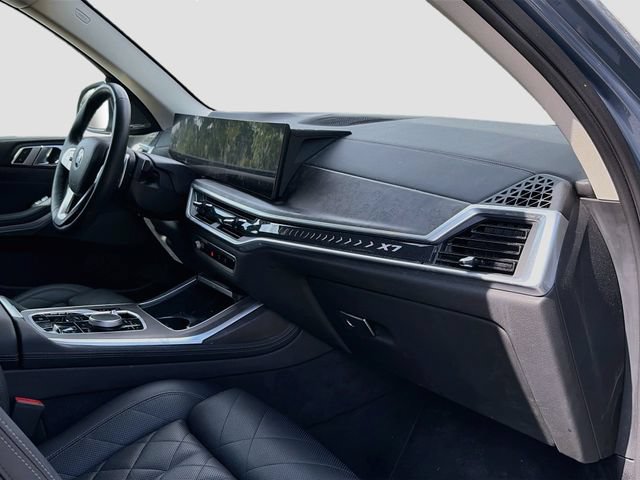 Used 2024 BMW X7 xDrive40i AWD/4WD image 17