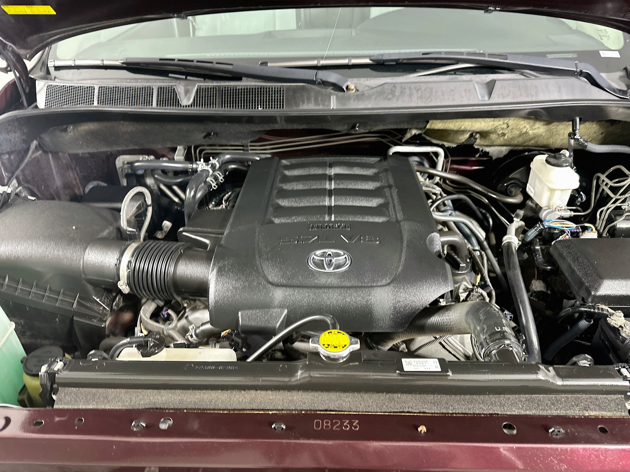 Used 2016 Toyota Sequoia SR5 RWD image 33
