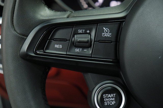Used 2021 Alfa Romeo Giulia Ti RWD image 11