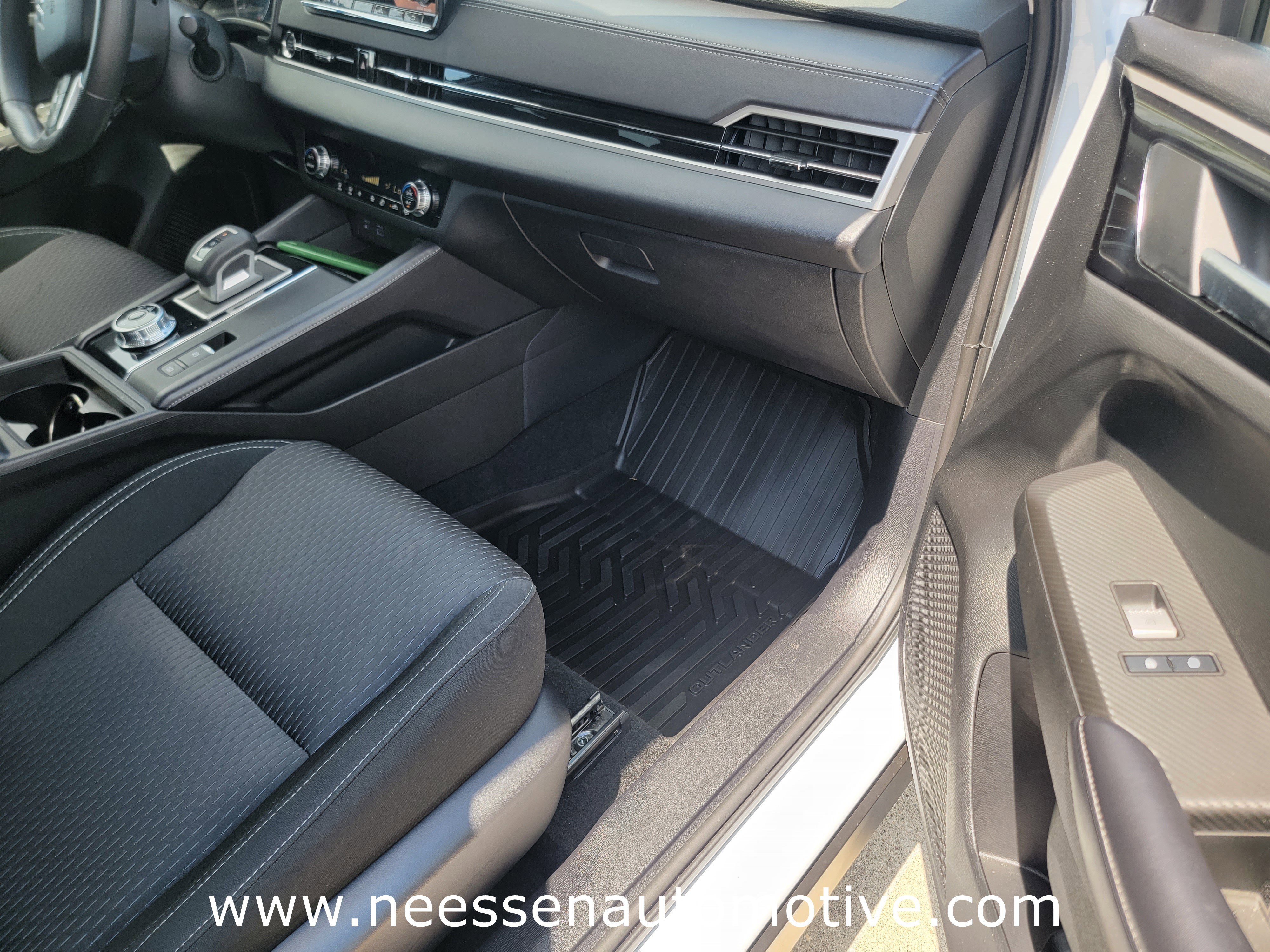 Used 2024 Mitsubishi Outlander ES image 9